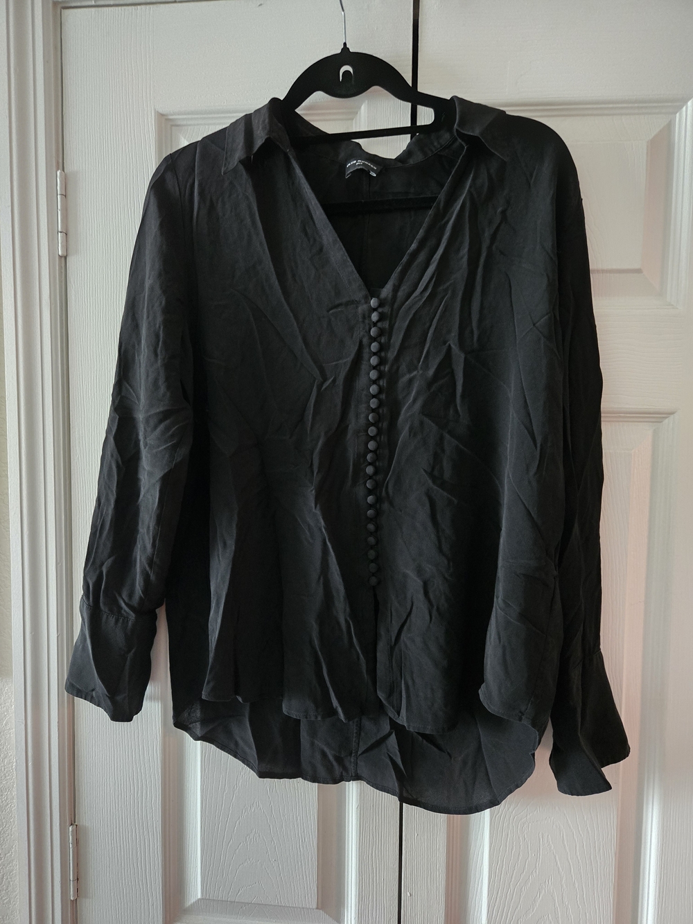 Club Monaco Black Button-Front V-Neck Blouse